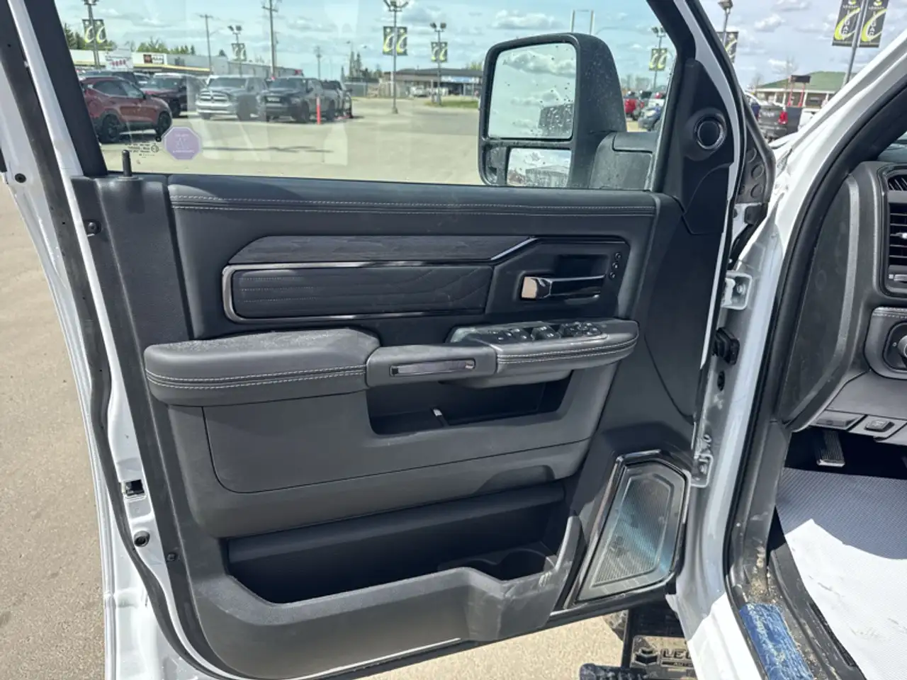 RAM 3500 снимка RAM 3500