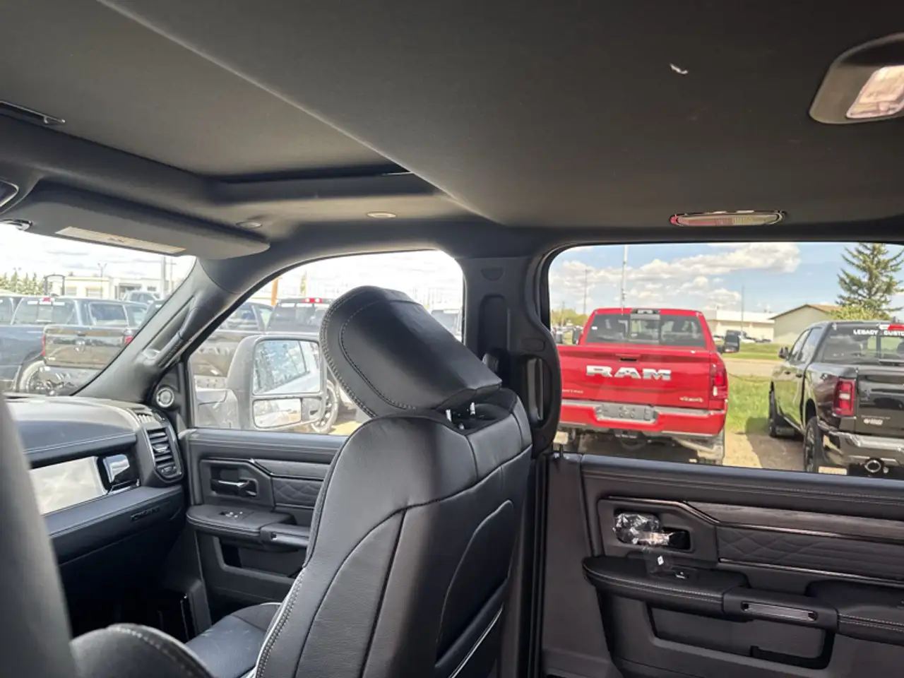 RAM 3500 снимка RAM 3500