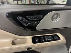 Lincoln Aviator 2022 — фото 15