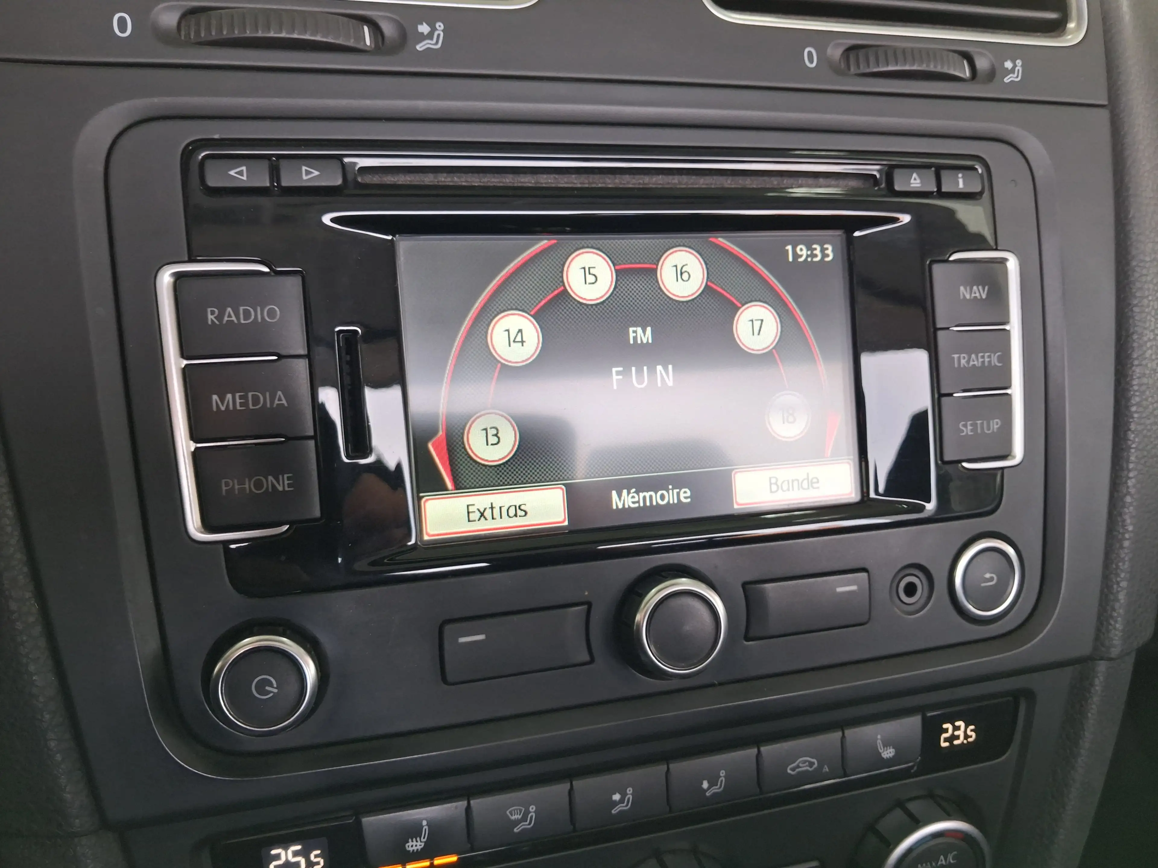 Volkswagen Golf Cabriolet Golf Cabriolet 1.2 TSI/ 1 ERE MAIN/NAVI/BLUETOOTH — photo 13