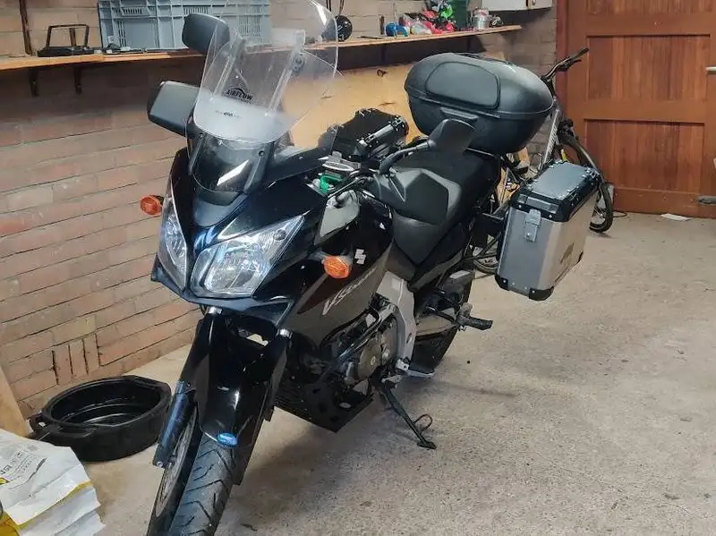 Suzuki V-STROM 650 - foto 2