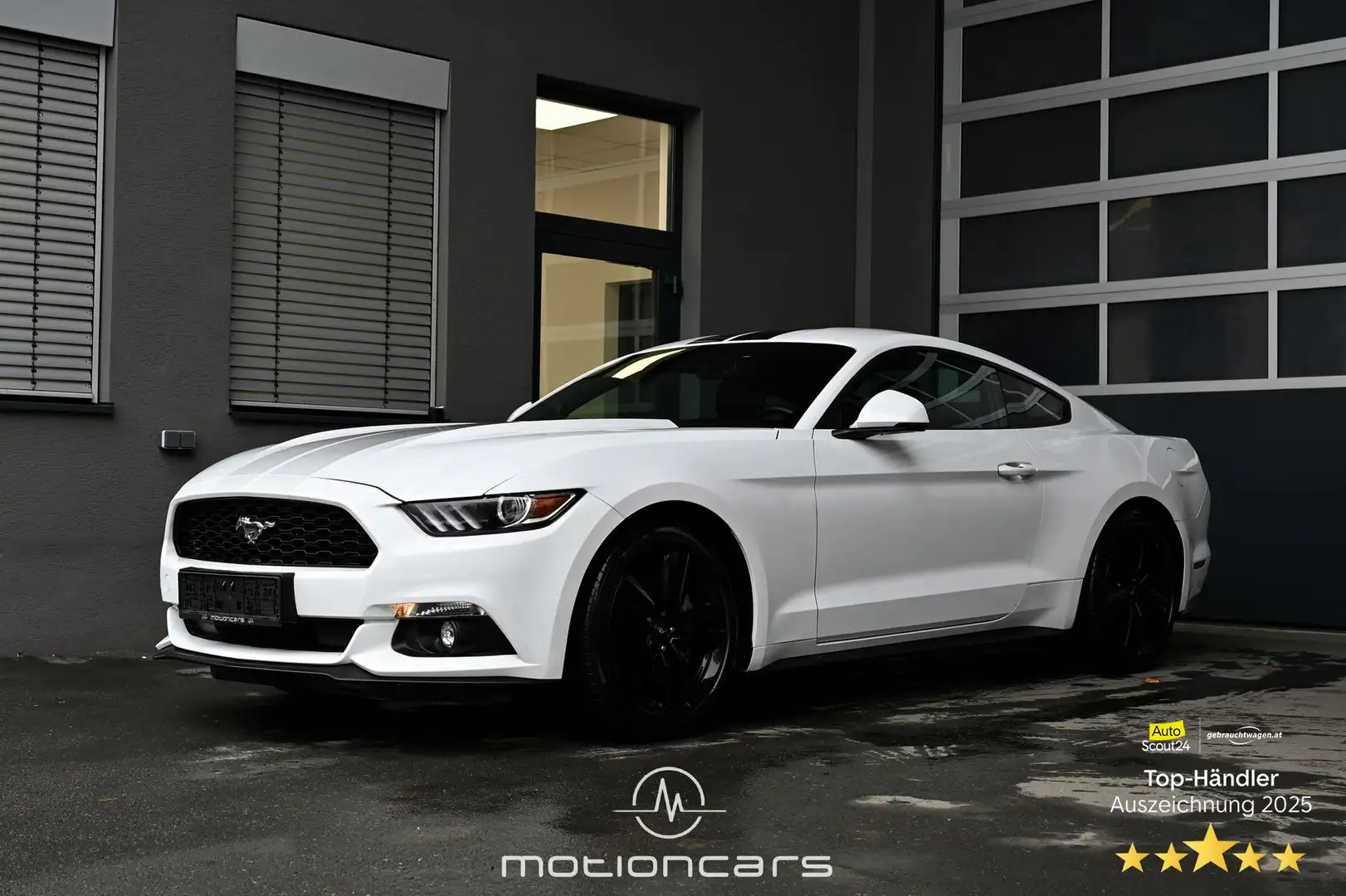 Ford Mustang 2.2 EcoBoost Basis EXP € 30.480,- Weiß - 1