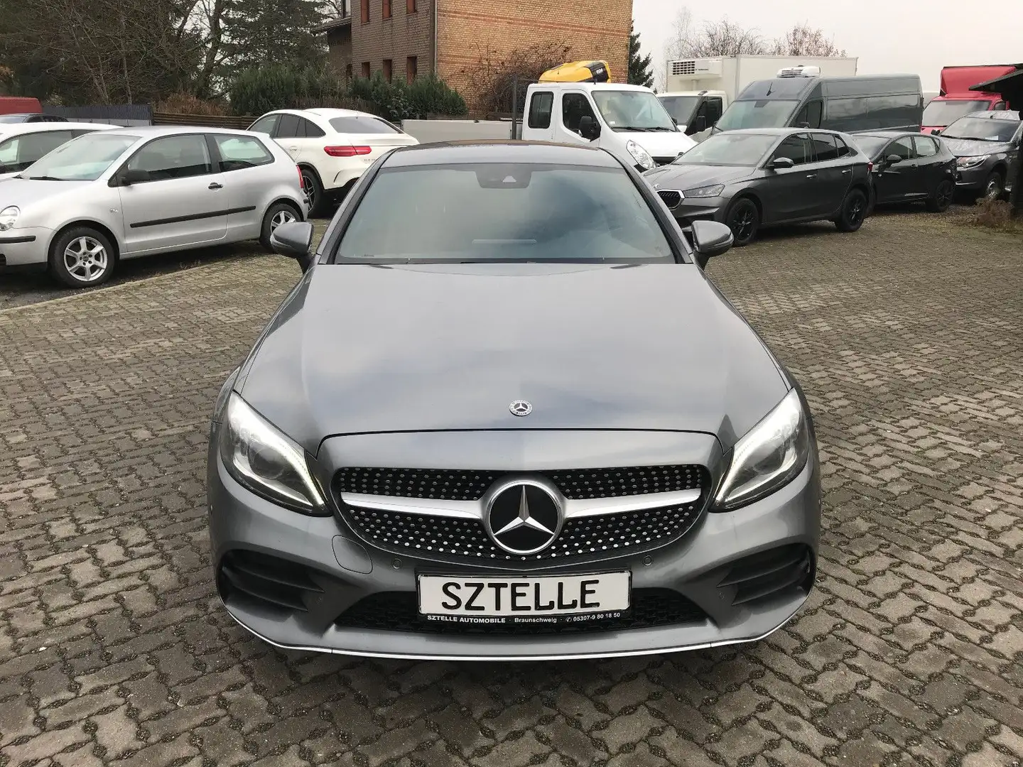 Mercedes-Benz C 300 Coupe 4Matic*NAVI*LED*CAM* Grau - 2