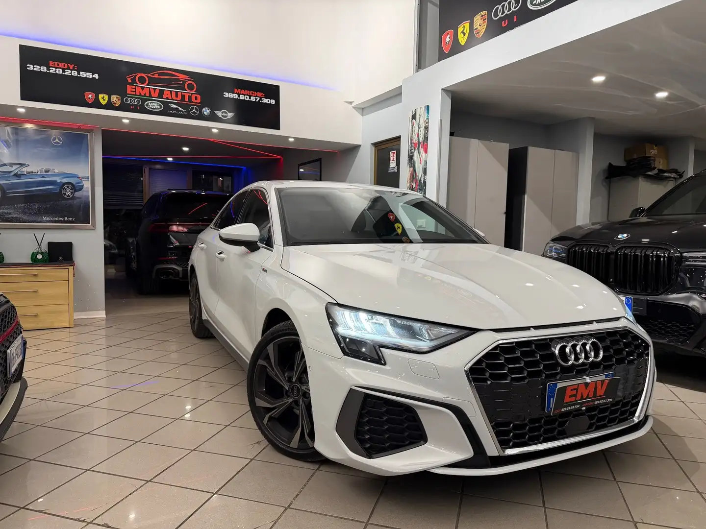 Audi A3 Sedan 30 TDI S tronic S line edition Weiß - 1