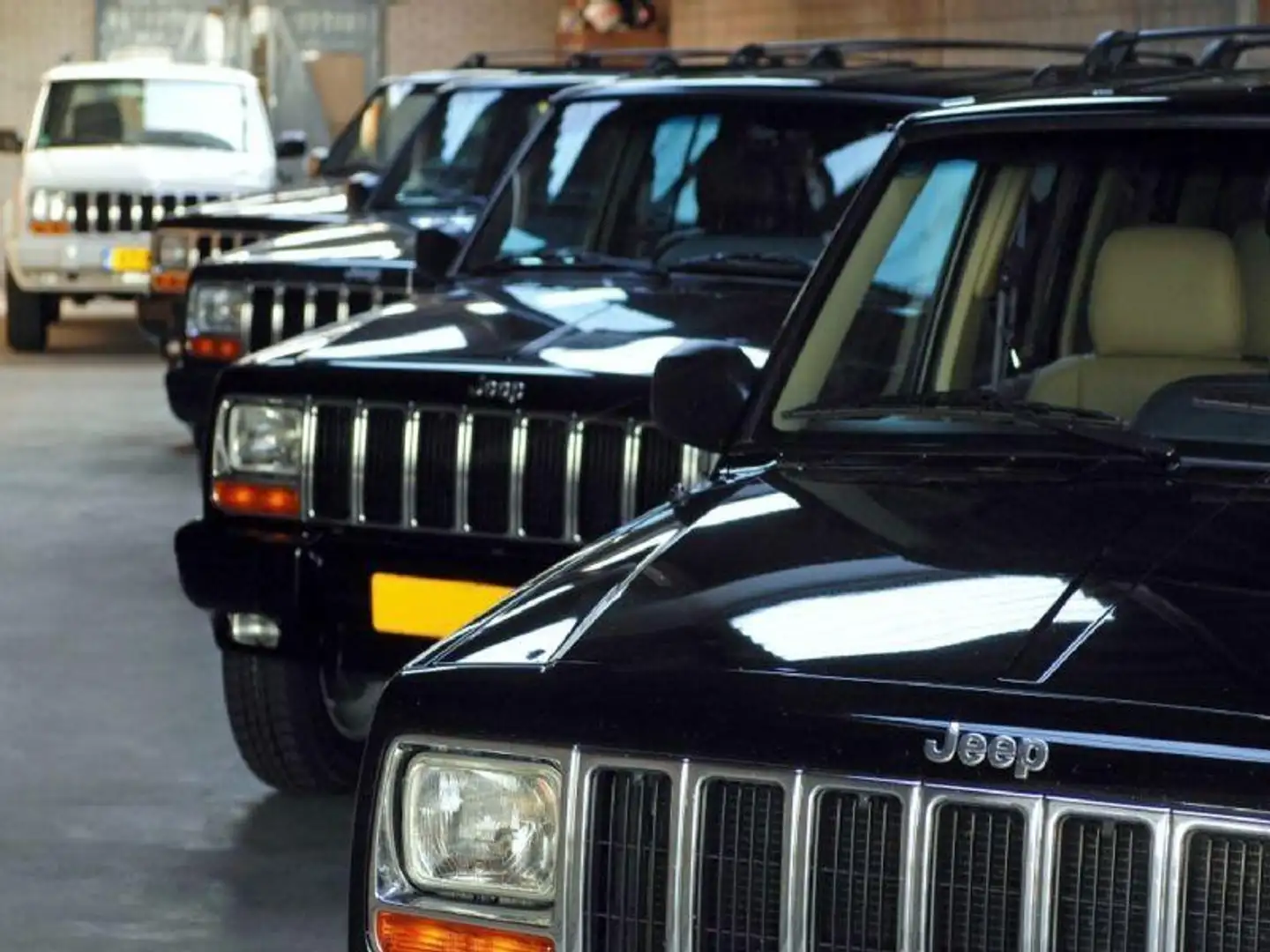Jeep Cherokee Quality on stock Negru - 1