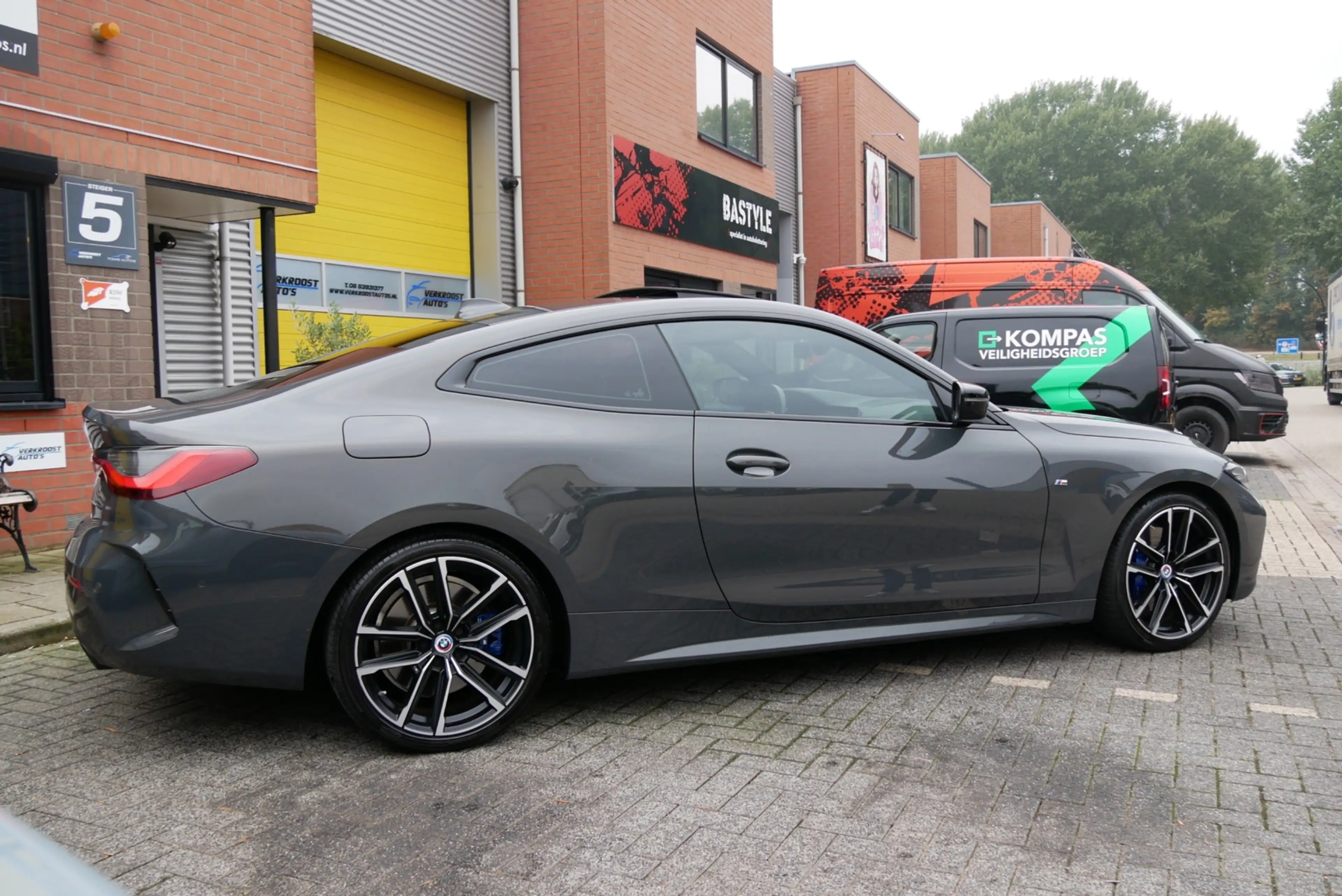 BMW 420 4-serie Coupé 420i High Executive. m sport. camera — photo 11
