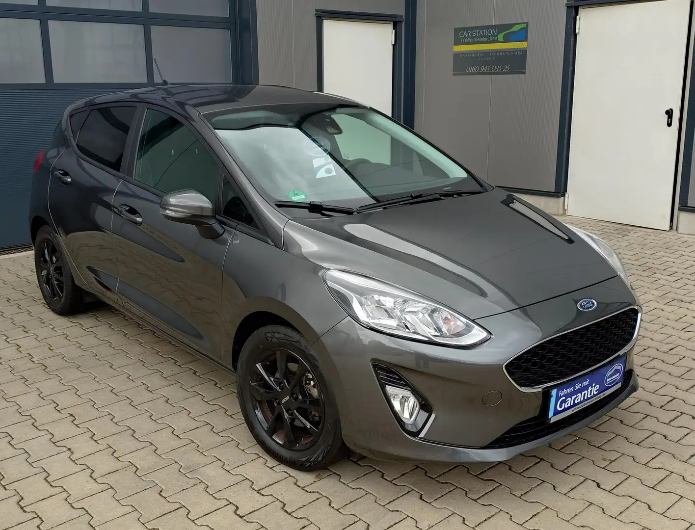 Ford Fiesta Cool Rentnerfahrzeug 6900 KM Grau - 1
