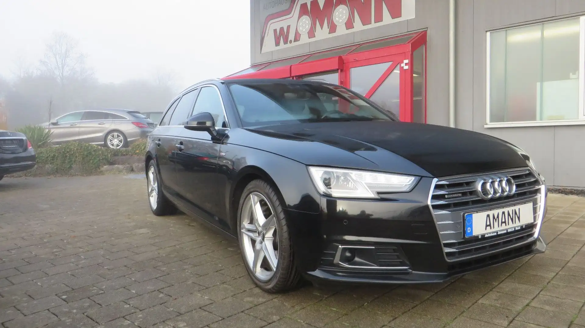 Audi A4 Avant quattro sport S-Line Plus Schwarz - 1