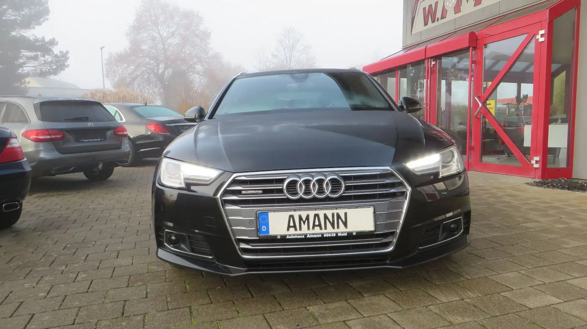 Audi A4 Avant quattro sport S-Line Plus Schwarz - 2