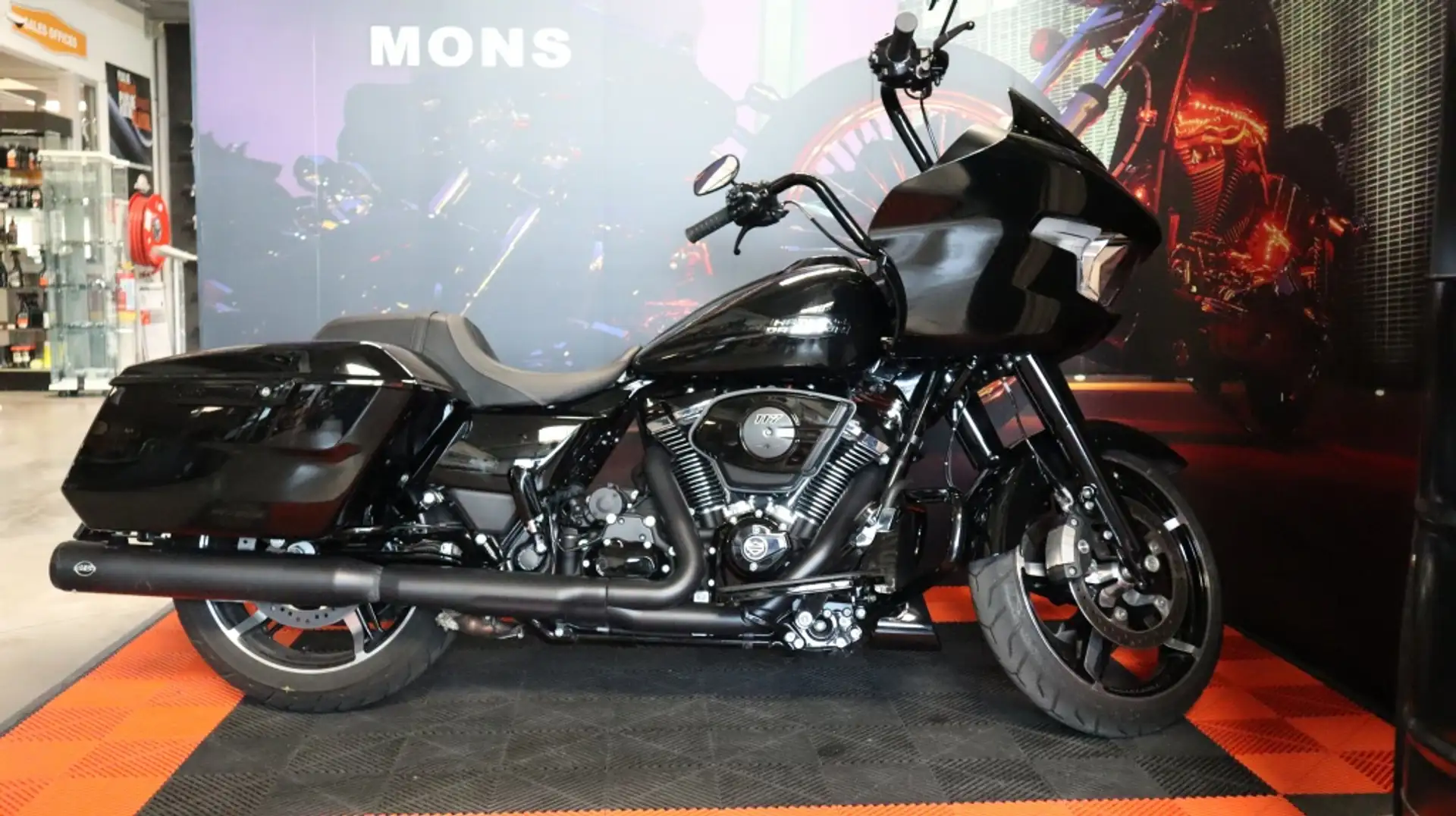 Harley-Davidson Road Glide Chopper Noir - 1