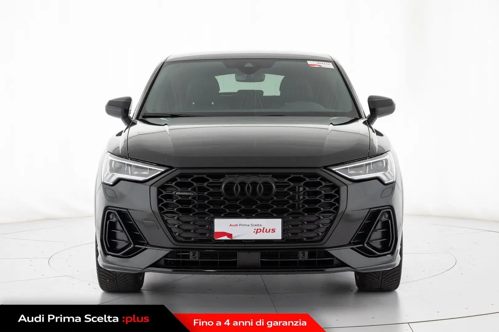 Audi Q3 Sportback 40 TDI quattro S tronic S line edition Zwart - 2