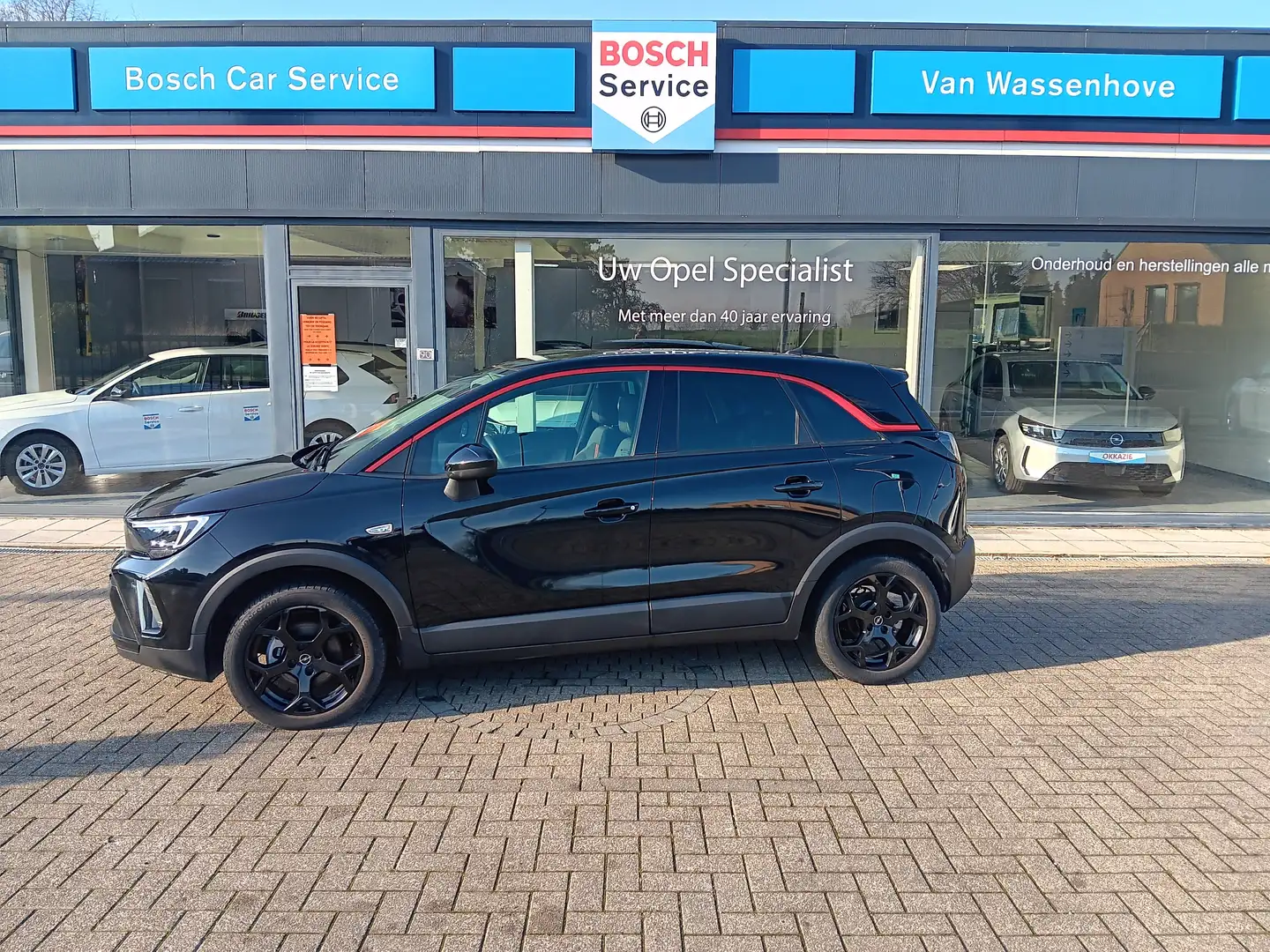 Opel Crossland 1.2 Turbo GS zwart bj. 03/2023 13802 km Zwart - 1