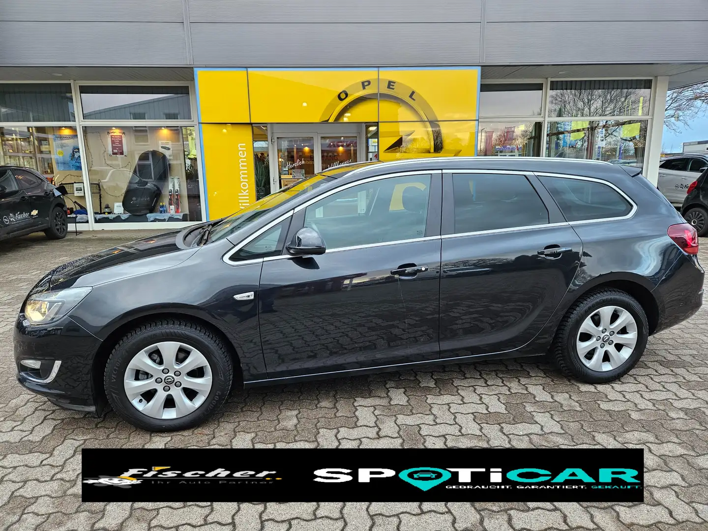 Opel Astra Exklusiv  Navi / Allwetterreifen /Winter Paket Schwarz - 1