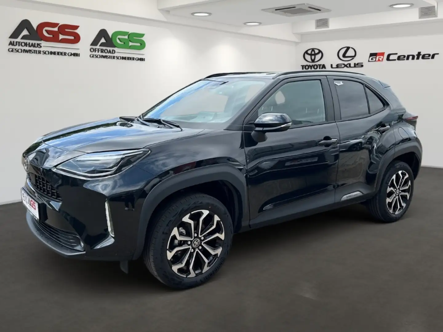 Toyota Yaris Cross 1,5l Teamplayer 4x2 Hybrid Safety + Winter Nero - 1