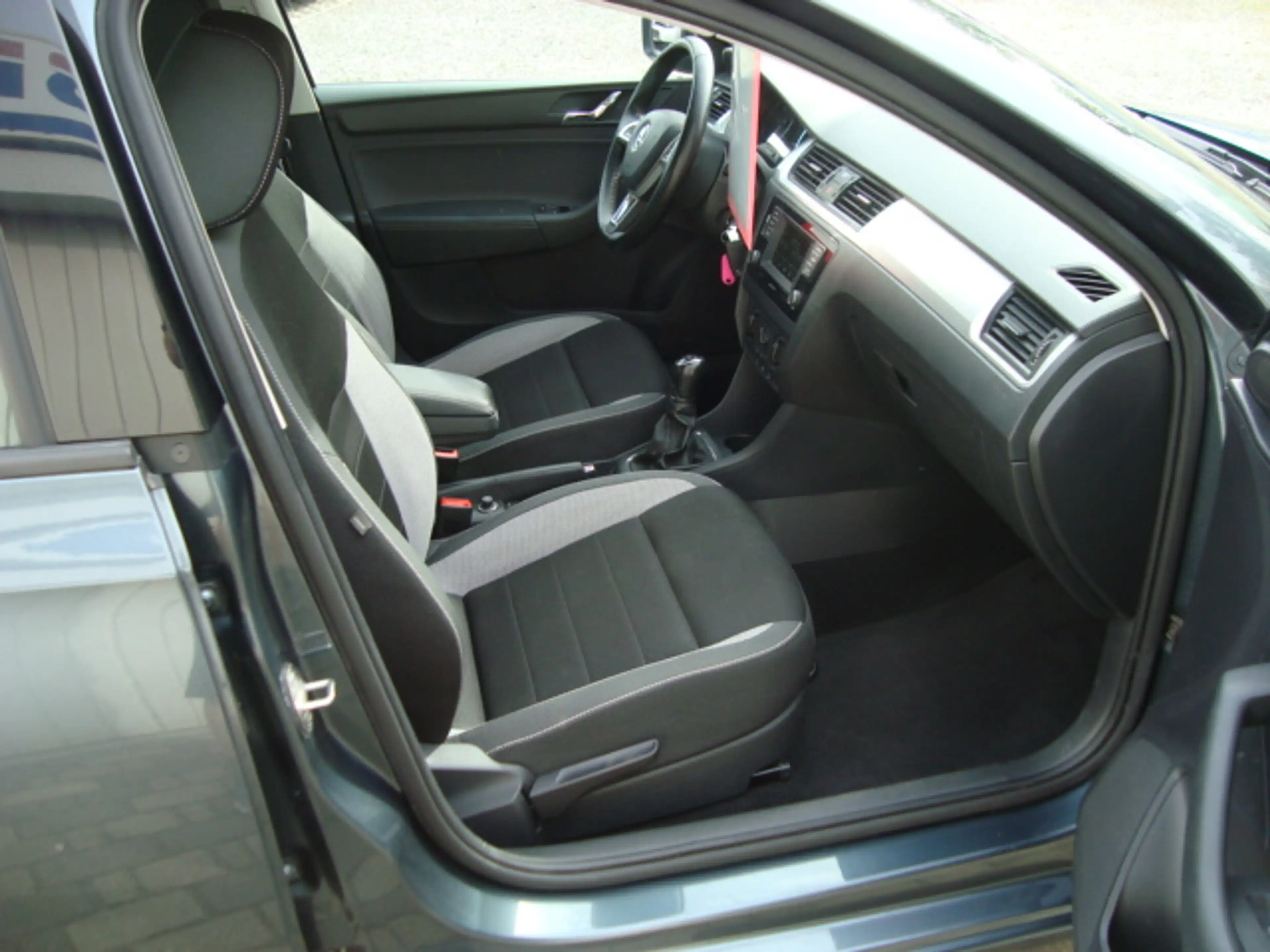 Skoda Rapid/Spaceback Rapid Rapid 1.2 TSI (Green tec) Ambition PDC/110PS — photo 7