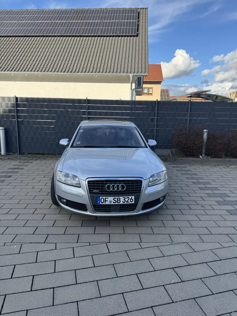 Audi A8 4.2 TDI DPF quattro Langversion Silber - 1