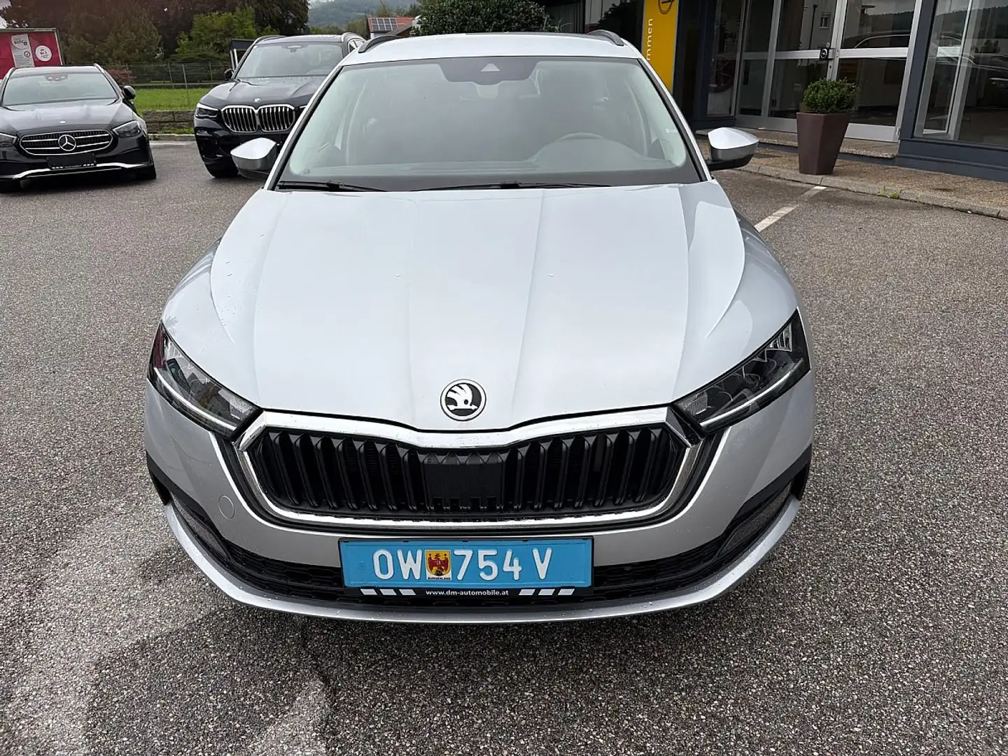 Skoda Octavia Combi 2,0 TDI 4x4 Ambition DSG Silber - 2