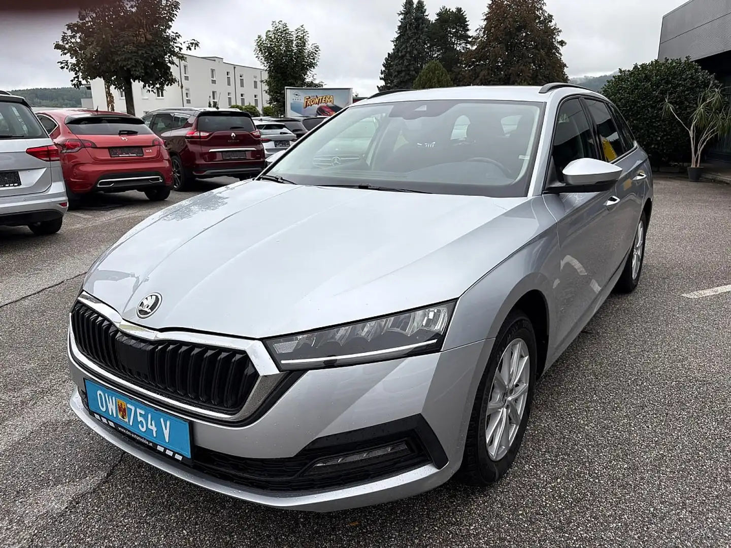 Skoda Octavia Combi 2,0 TDI 4x4 Ambition DSG Silber - 1