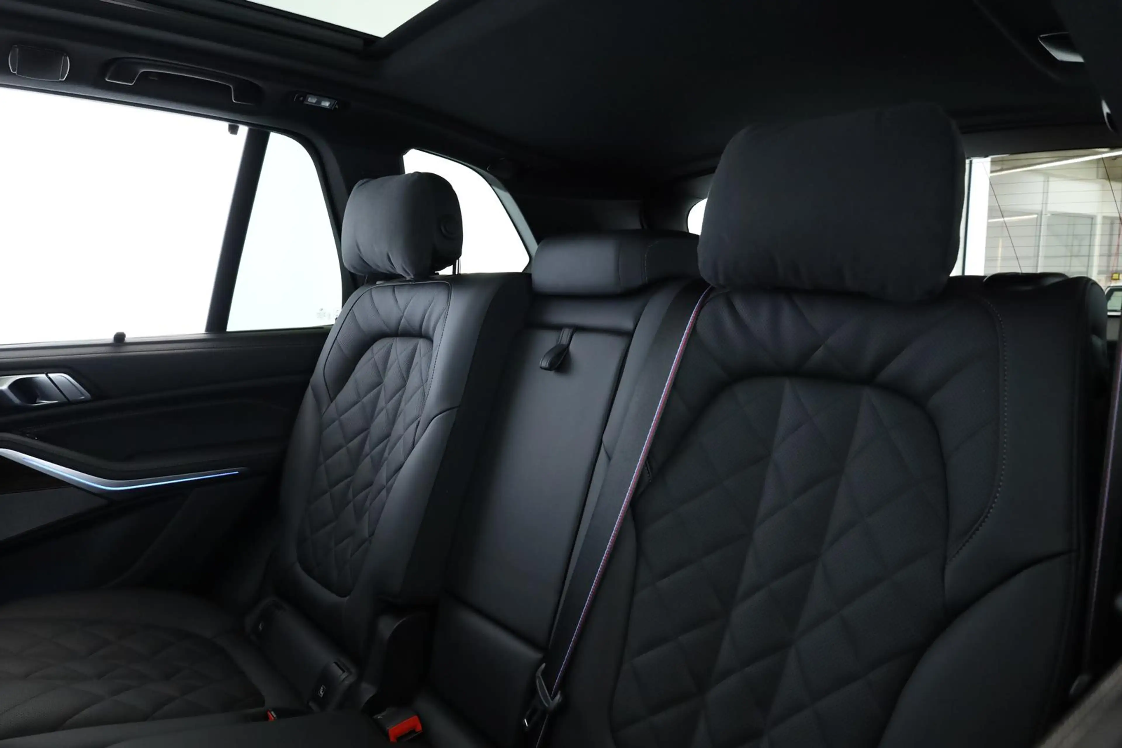 BMW X5 xDrive40d M Sport Pro 7S Pano 360 Air 22" AHK — photo 12