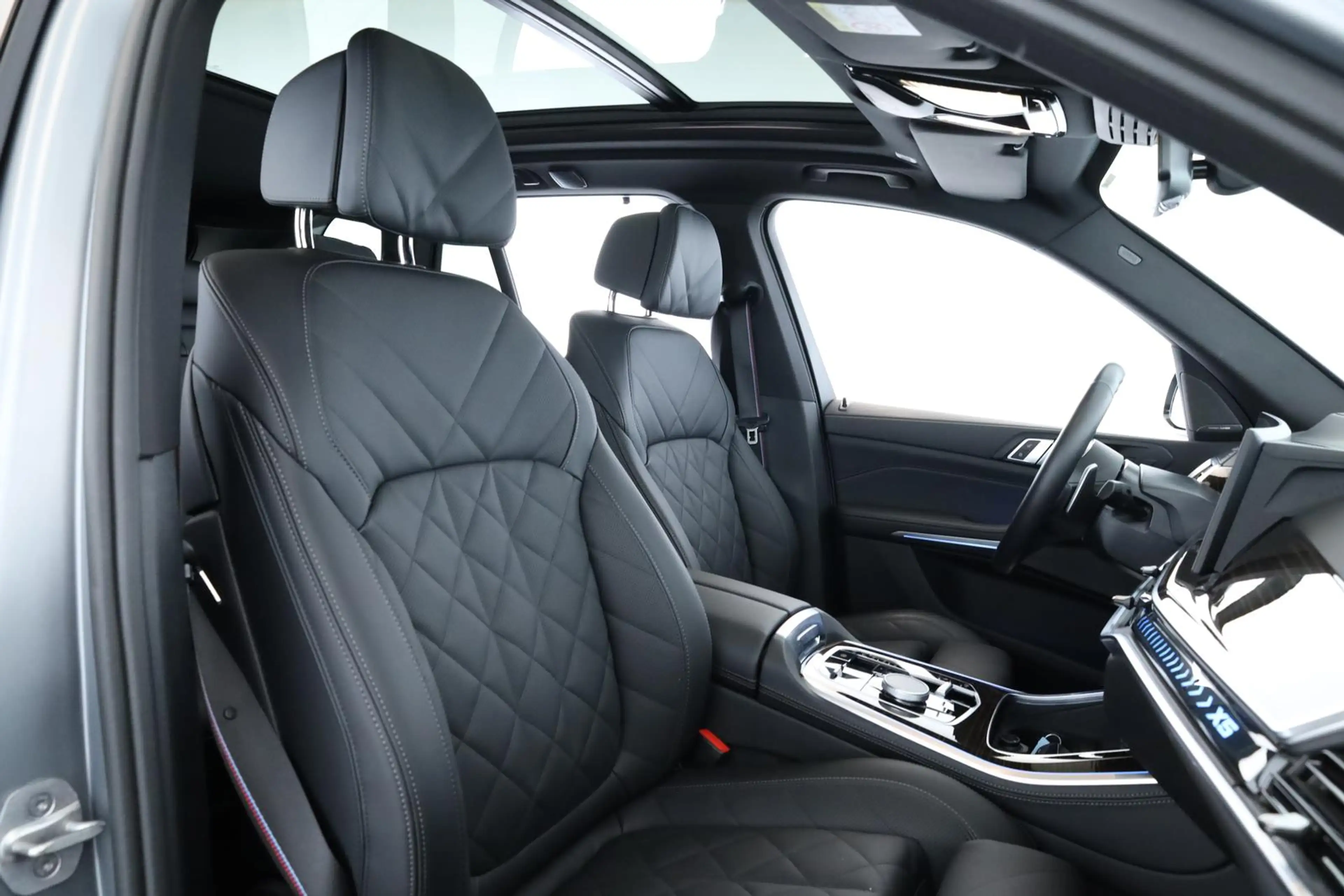 BMW X5 xDrive40d M Sport Pro 7S Pano 360 Air 22" AHK — photo 11