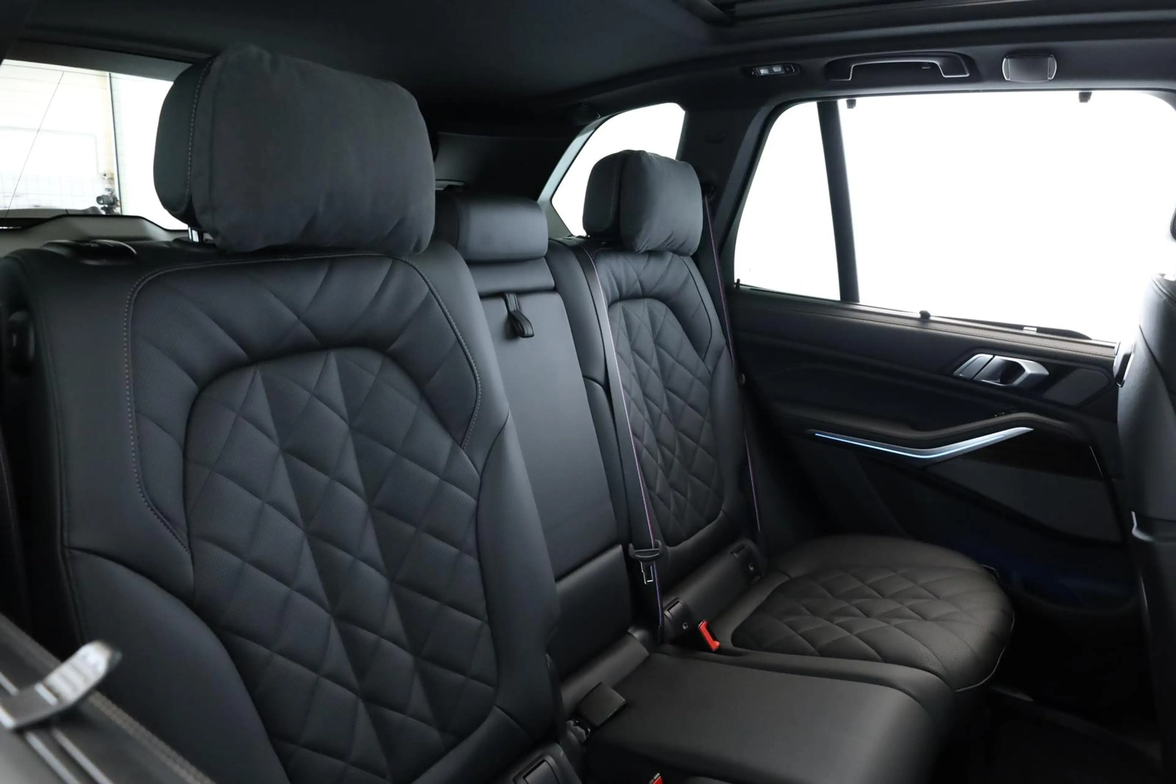 BMW X5 xDrive40d M Sport Pro 7S Pano 360 Air 22" AHK — photo 10