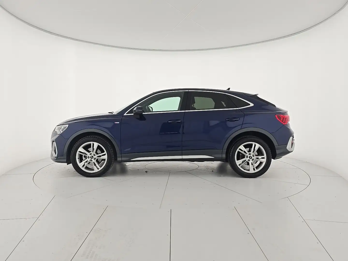 Audi Q3 SPB 35 TDI S tronic S line edition Blu/Azzurro - 2