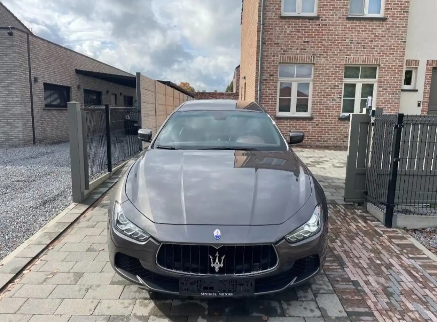 Maserati Ghibli Ghibli 3.0 V6 Turbo Stříbrná - 1