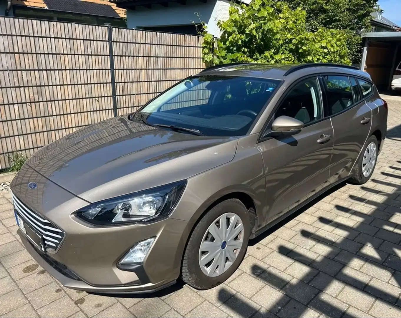 Ford Focus Turnier 1.0 EcoBoost Start-Stopp-System TREND - 1