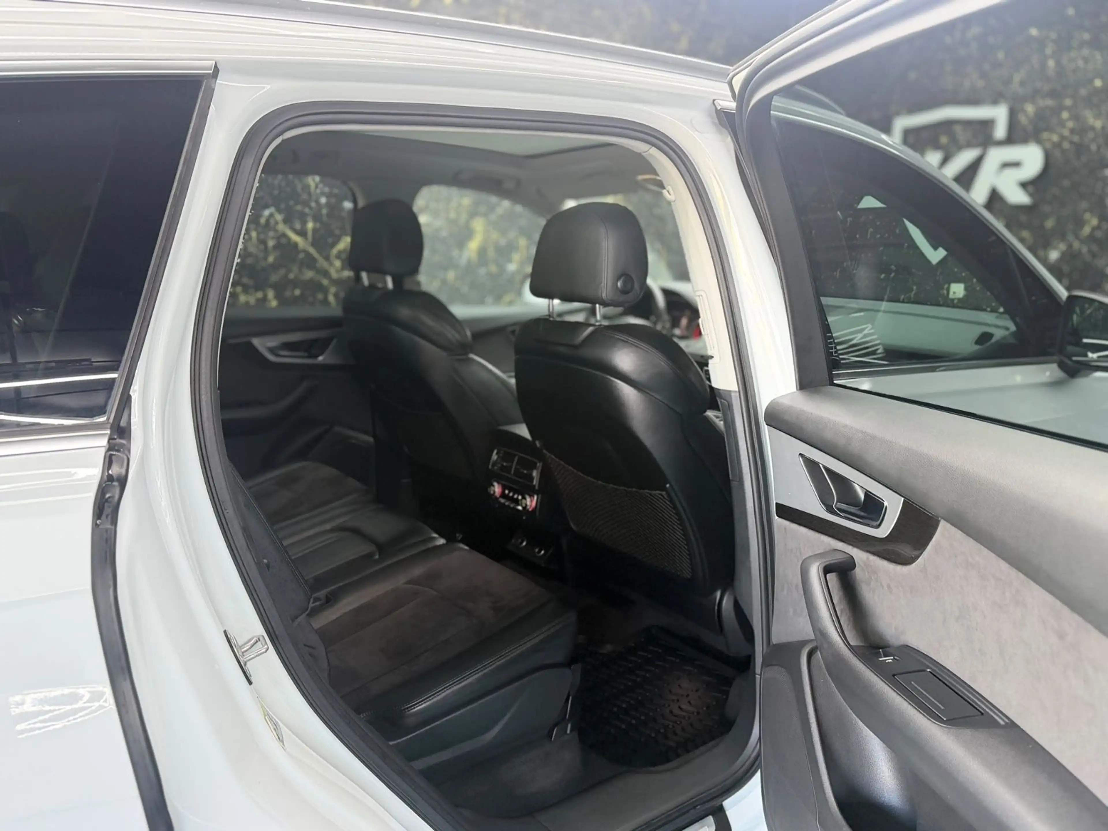 Audi Q7 3.0 TDI quattro/S-LINE/AHK/RFK/STANDHZ/PANO — photo 12