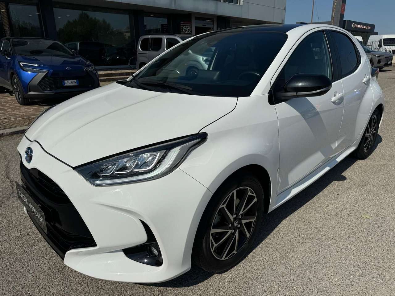 Toyota Yaris Hybrid Lounge MY22