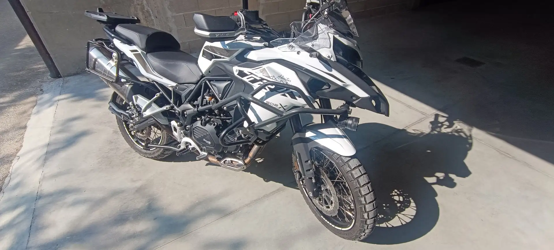 Benelli TRK 502 x bijela - 2