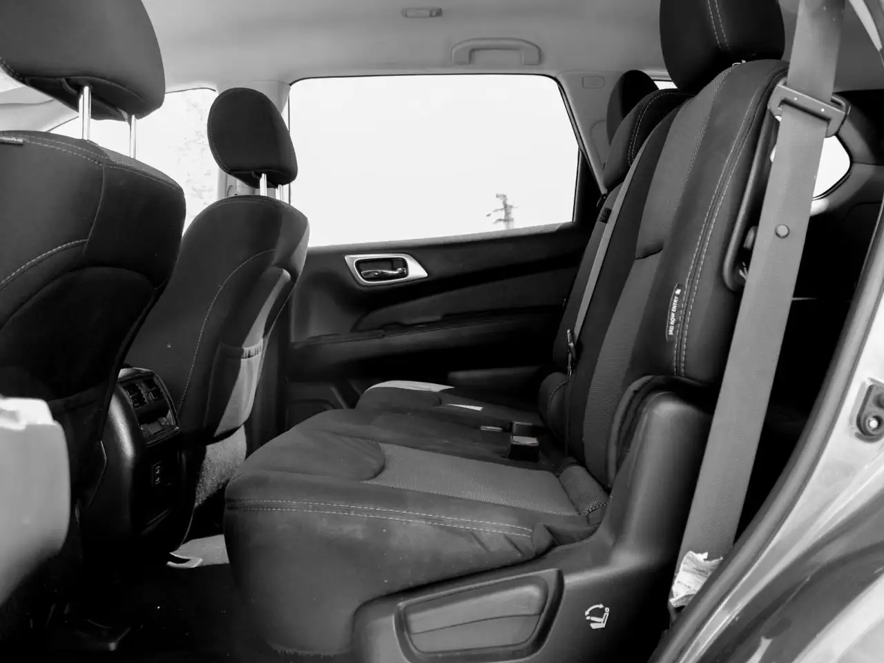 Nissan Pathfinder снимка Nissan Pathfinder
