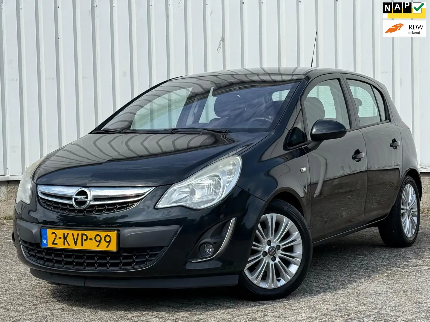 Opel Corsa 1.4-16V Cosmo StoelVerwarming,StuurVerwarming,Clim Negro - 1
