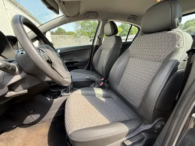 Opel Corsa view 9