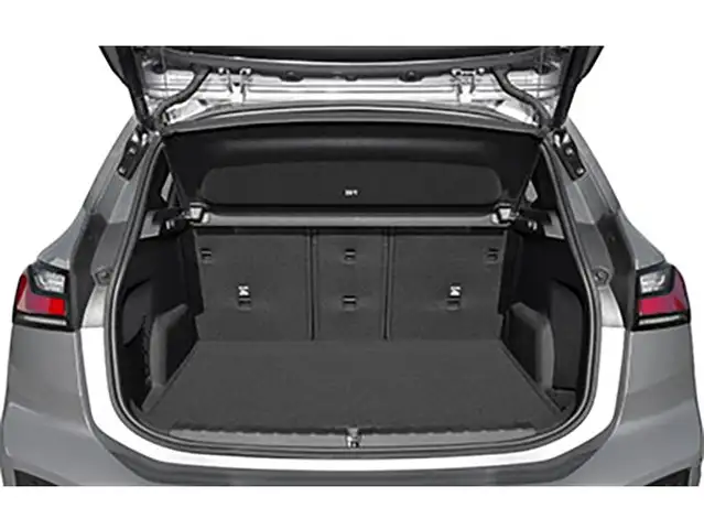 BMW 2 Series view 9
