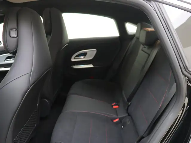 Mercedes-Benz CLA view 12