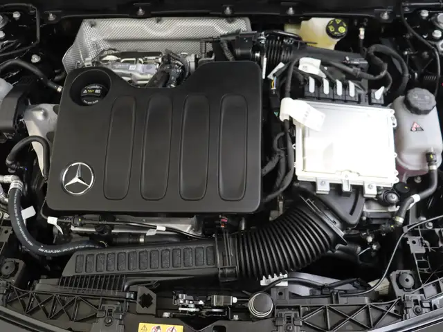 Mercedes-Benz CLA view 5