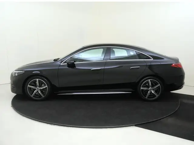 Mercedes-Benz CLA view 8