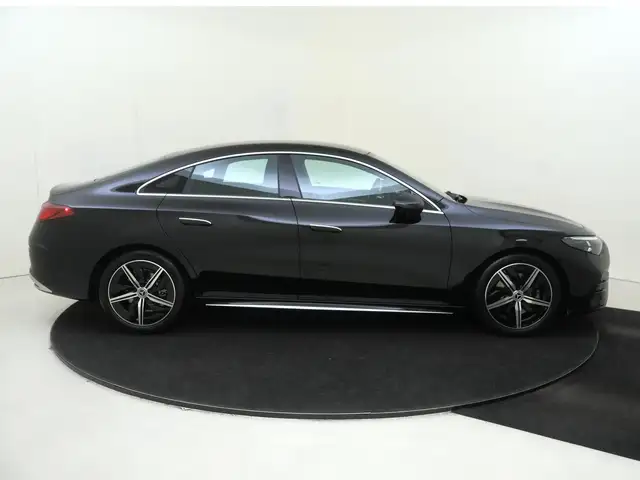Mercedes-Benz CLA view 9