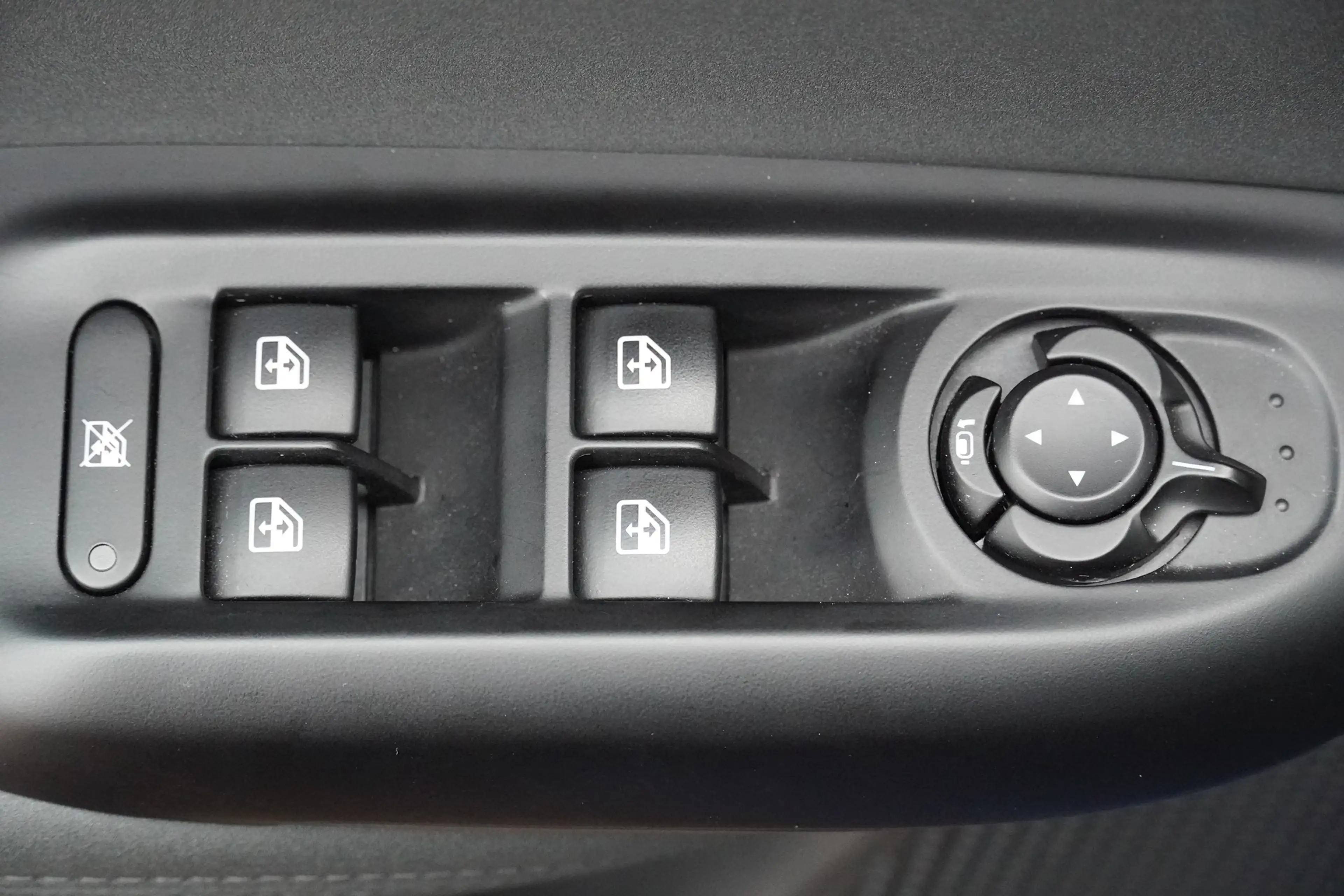 Alfa Romeo Tonale 1.5 M-Hybrid Ti LED Navi ACC PDC Kamera — photo 14
