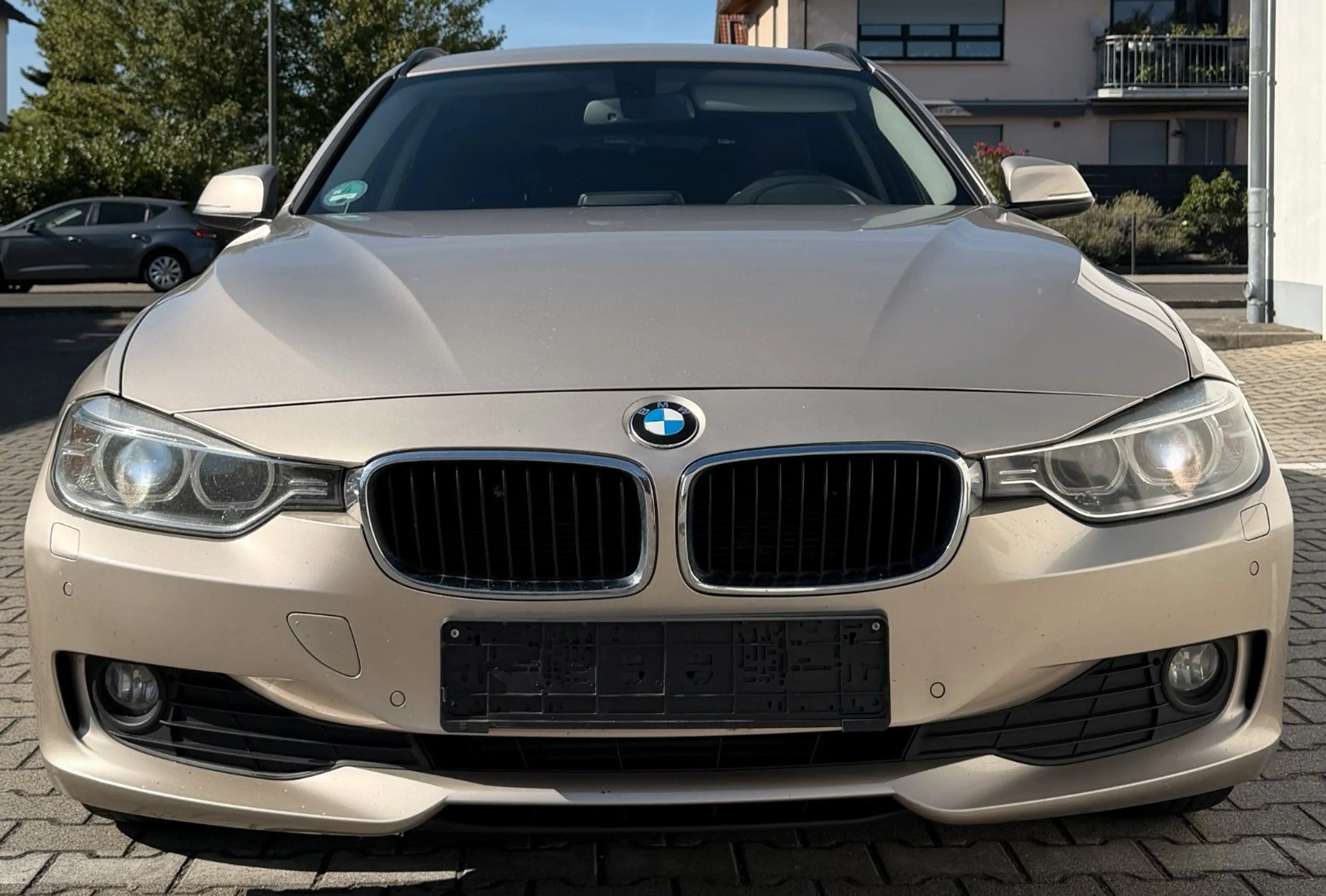 BMW 320 d Touring XENON NAVI PDC AHK 2 HAND TOP — photo 6