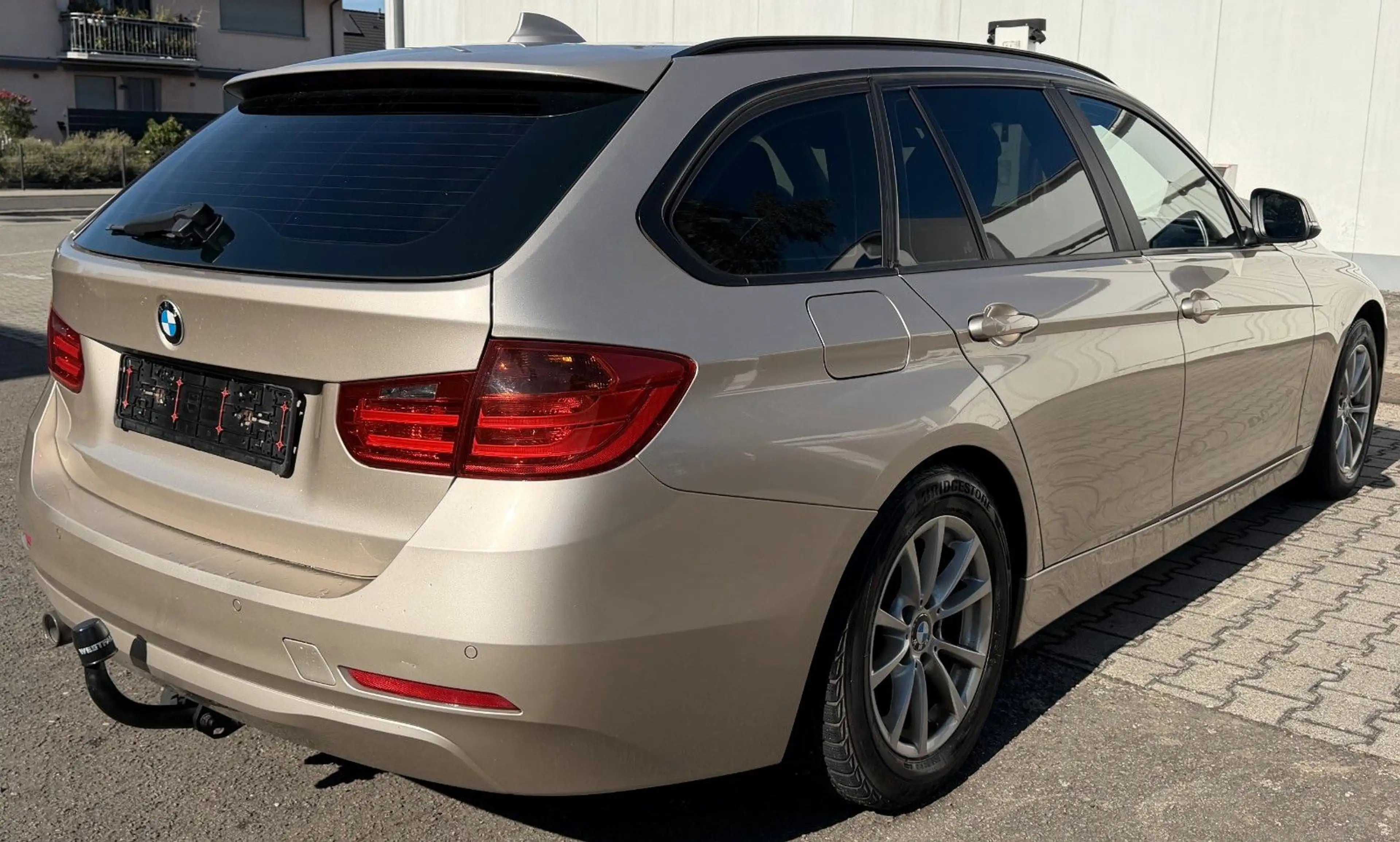 BMW 320 d Touring XENON NAVI PDC AHK 2 HAND TOP — photo 12