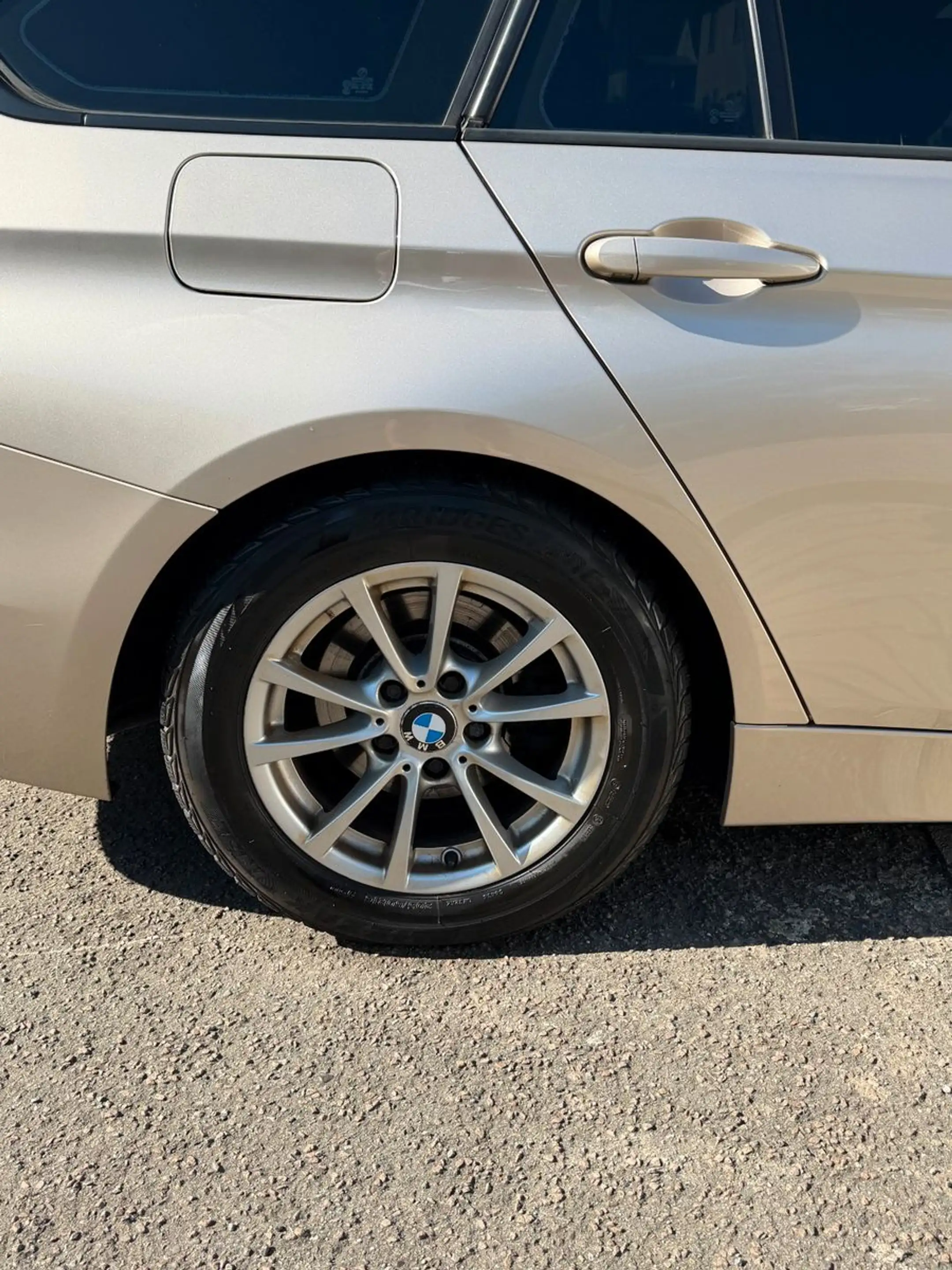 BMW 320 d Touring XENON NAVI PDC AHK 2 HAND TOP — photo 15