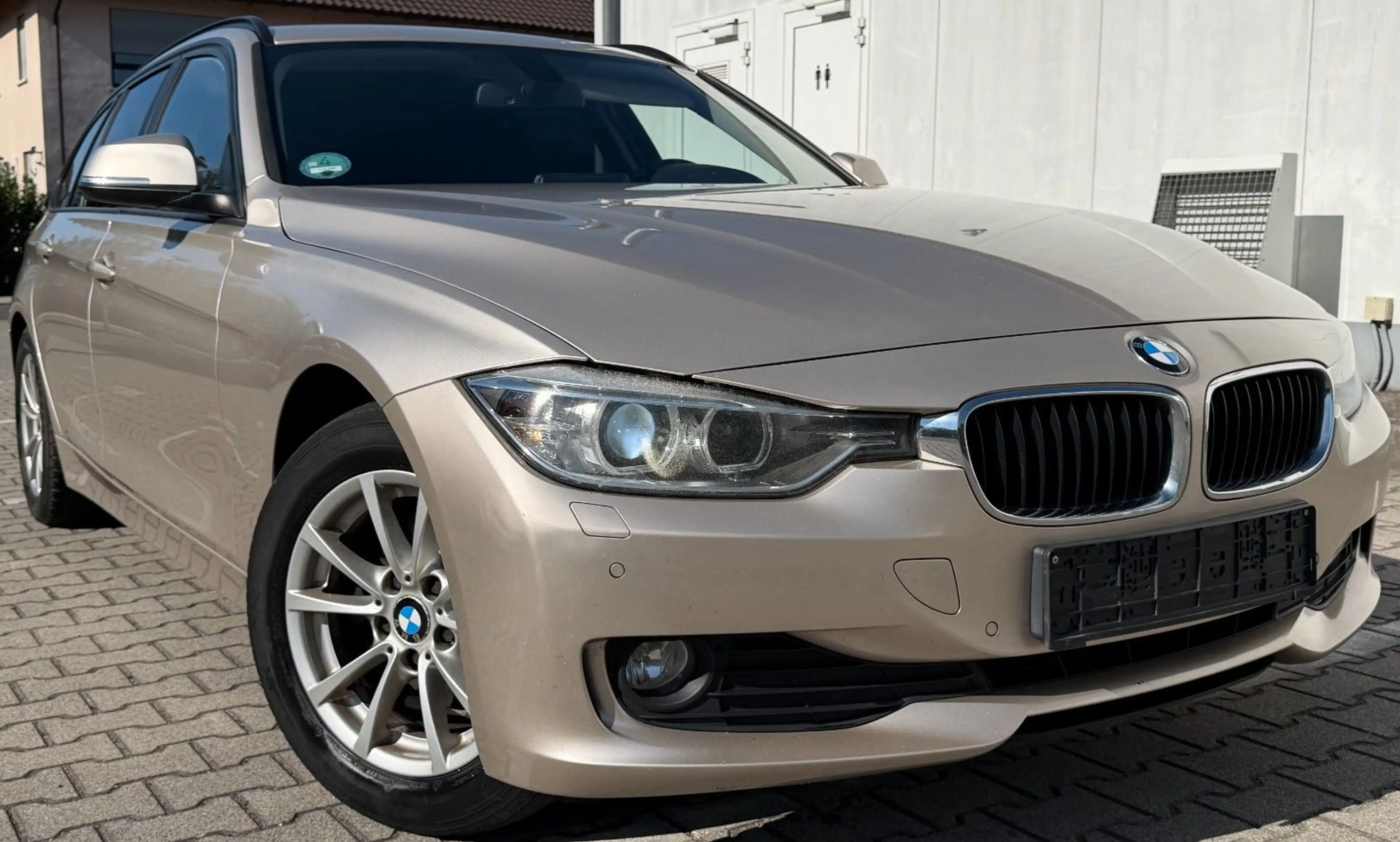 BMW 320 d Touring XENON NAVI PDC AHK 2 HAND TOP — photo 2