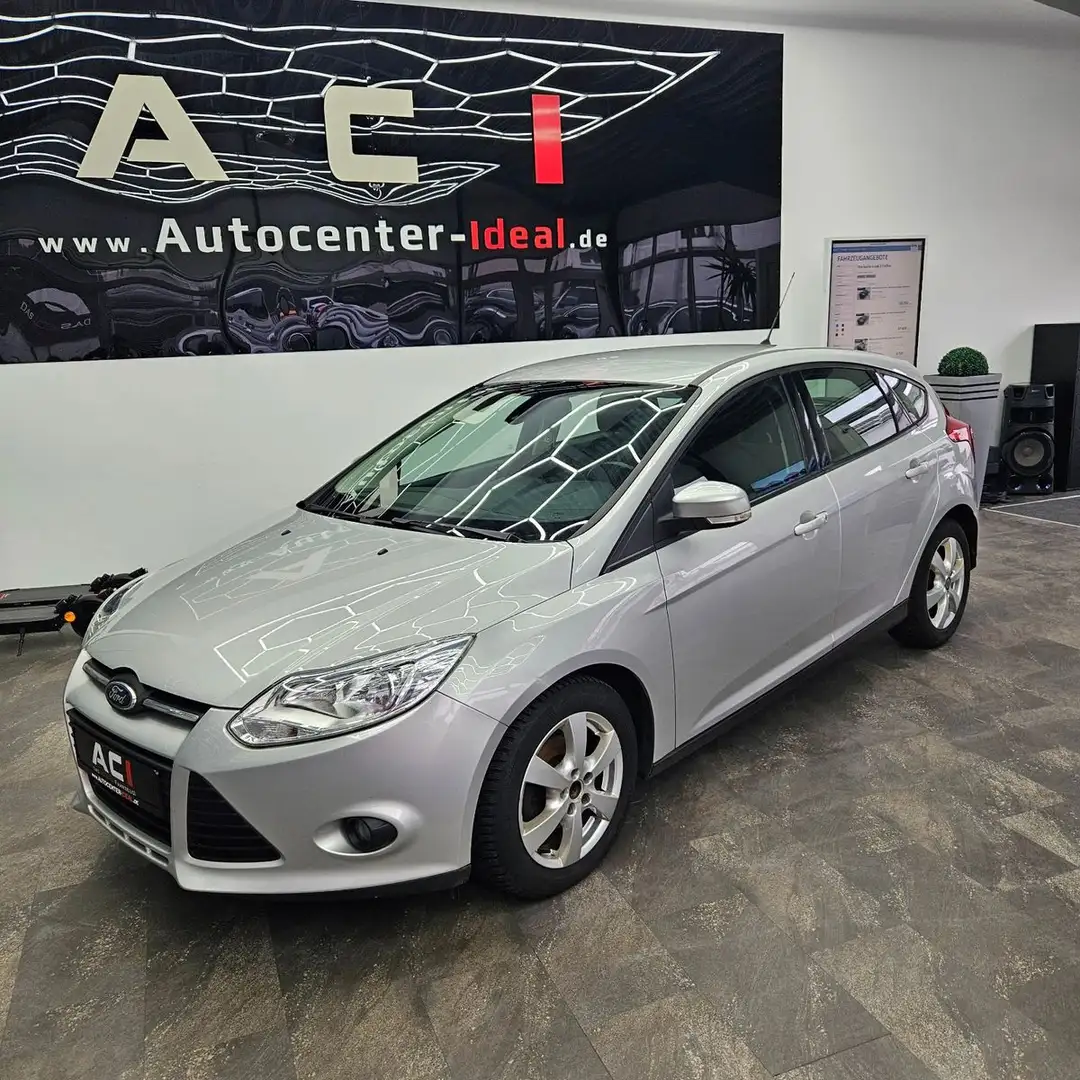 Ford Focus Lim. Sync, 1. Hand, Zahnr gewchslt,HU Neu Silber - 1