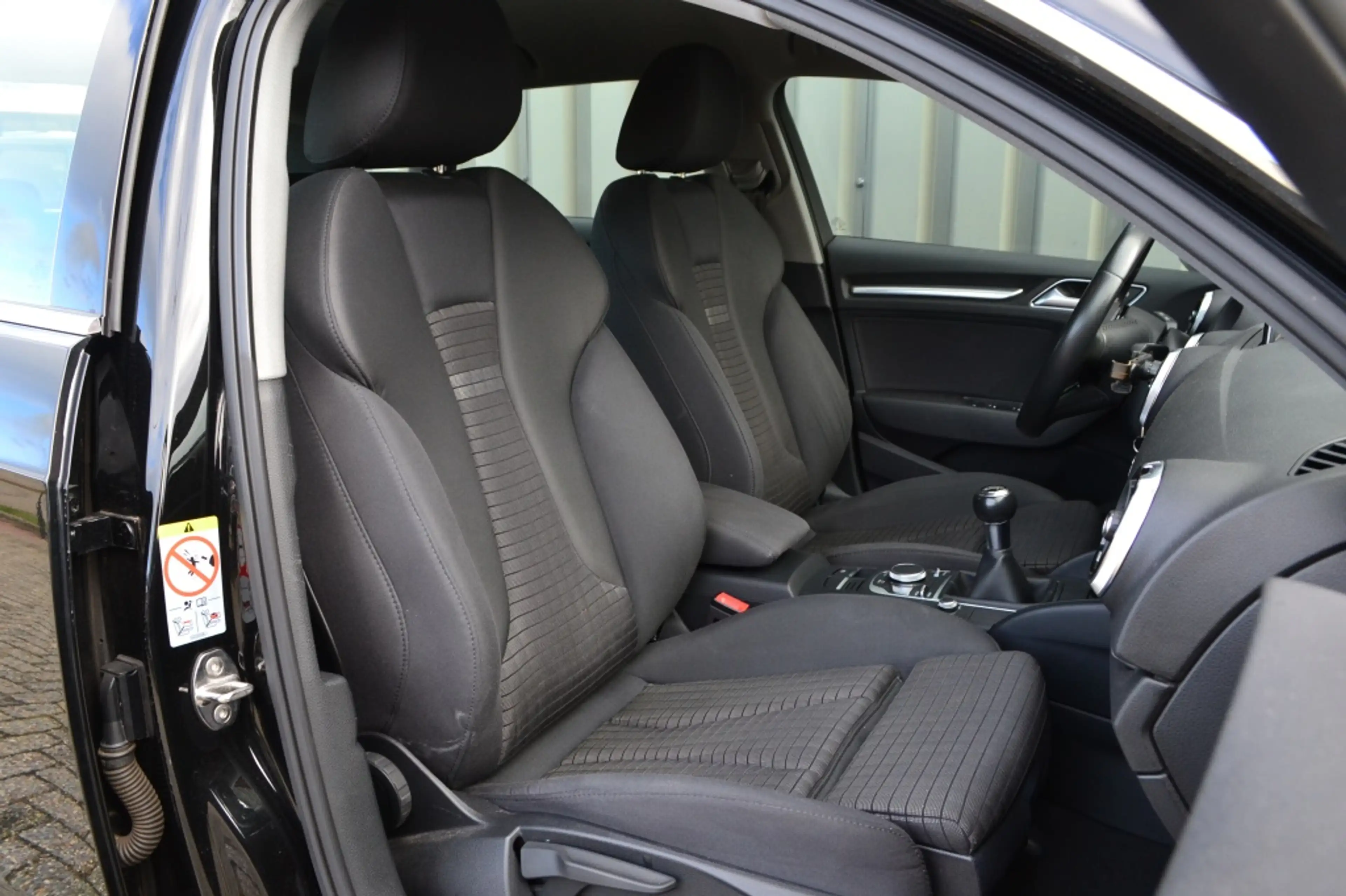 Audi A3 Sportback 30 TFSI De.PL.+ — photo 9