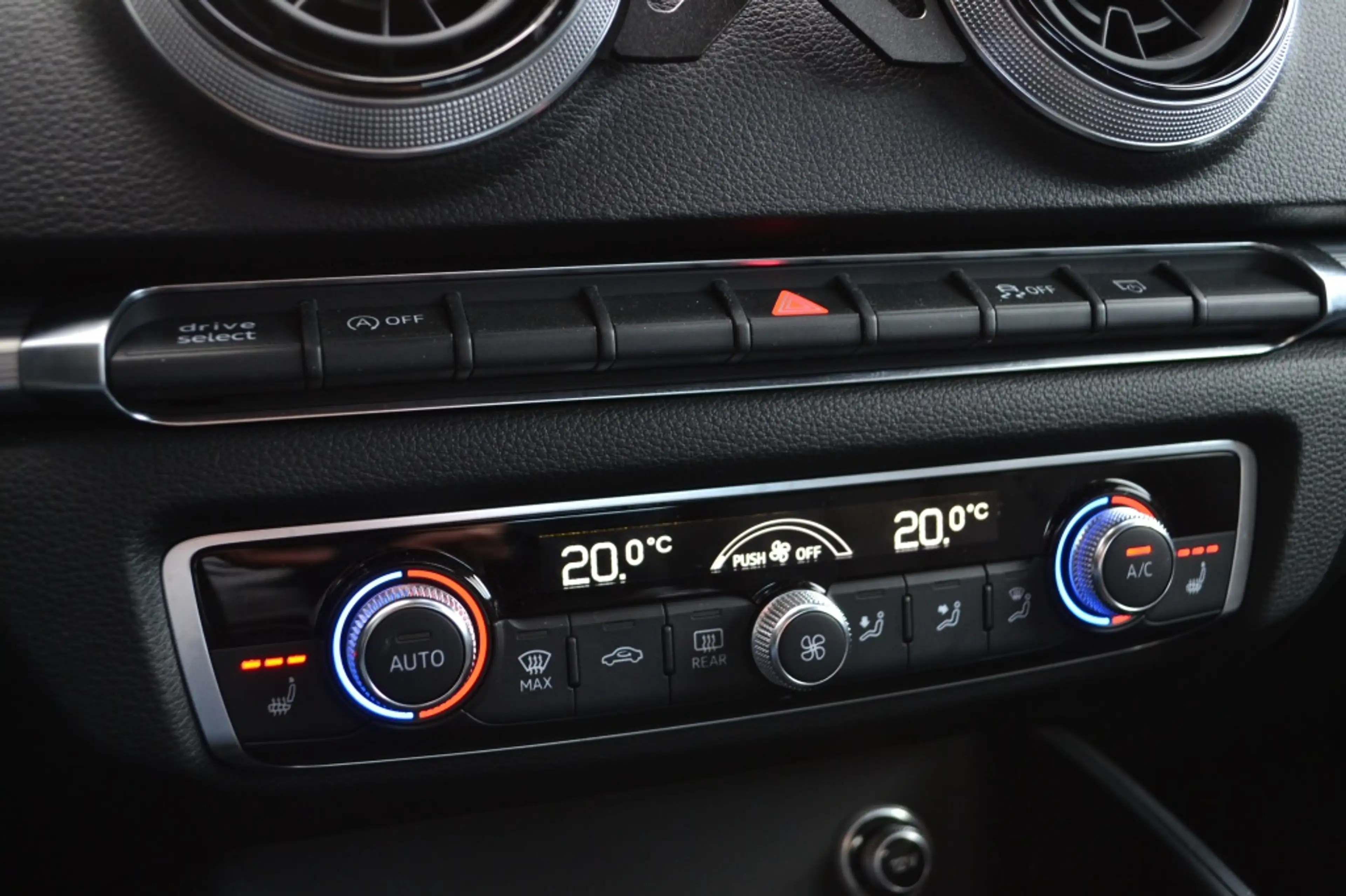 Audi A3 Sportback 30 TFSI De.PL.+ — photo 28