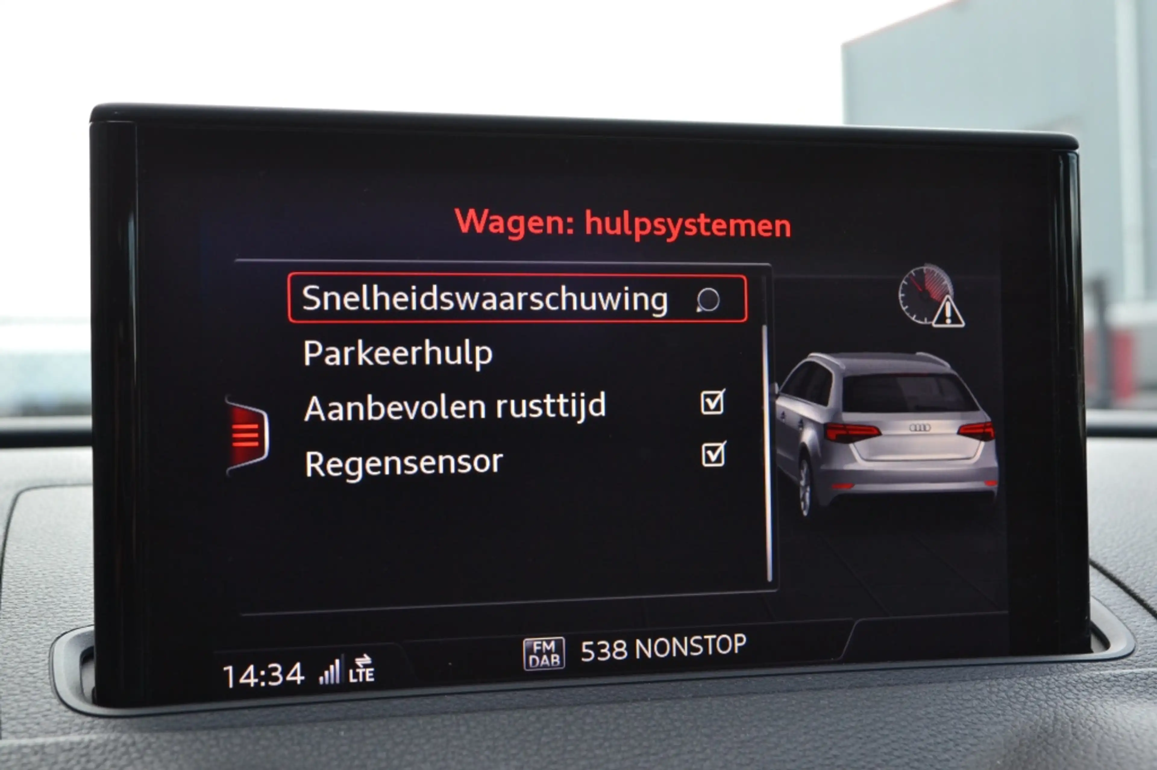 Audi A3 Sportback 30 TFSI De.PL.+ — photo 32