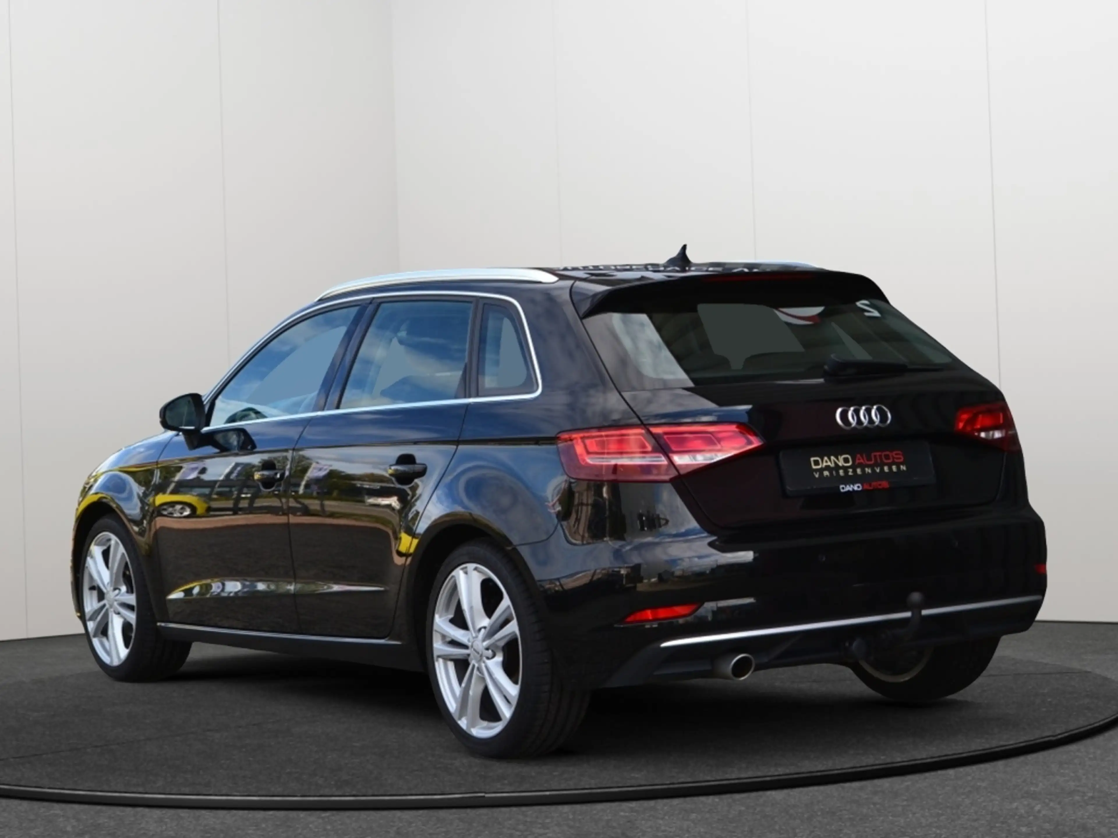 Audi A3 Sportback 30 TFSI De.PL.+ — photo 3