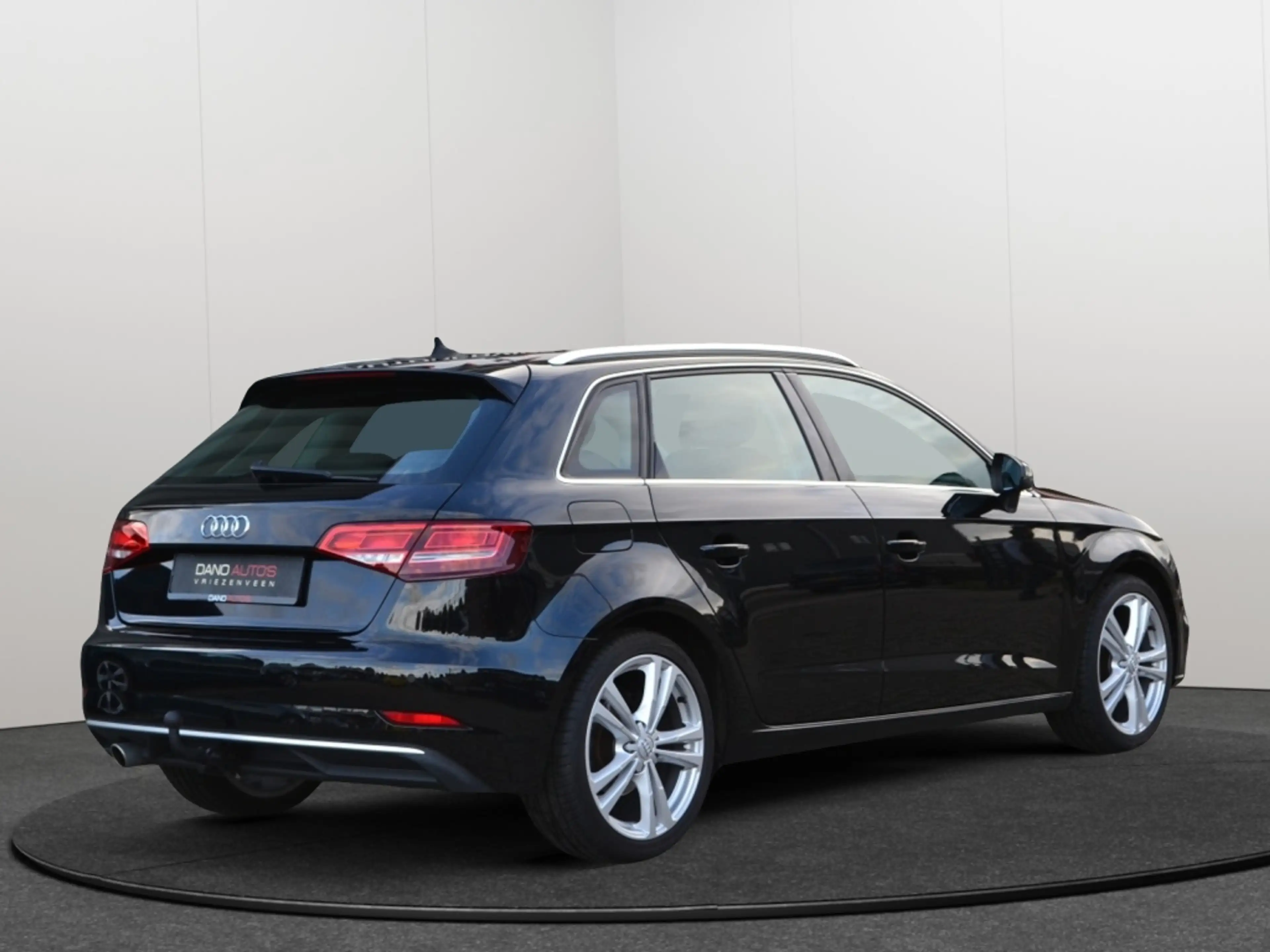 Audi A3 Sportback 30 TFSI De.PL.+ — photo 4